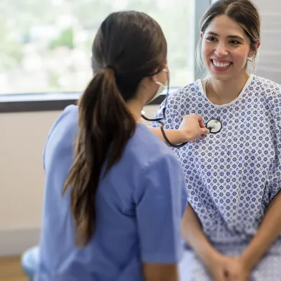 woman-at-er-with-doctor