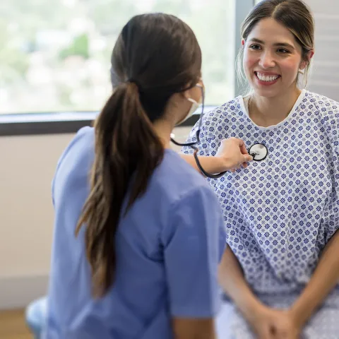 woman-at-er-with-doctor